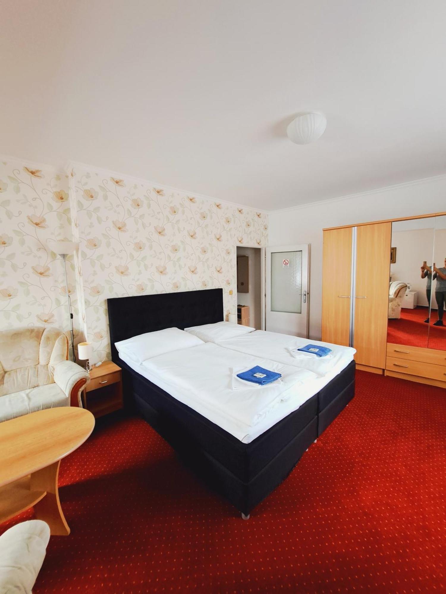 Hotel Grand Tanvald Exterior foto