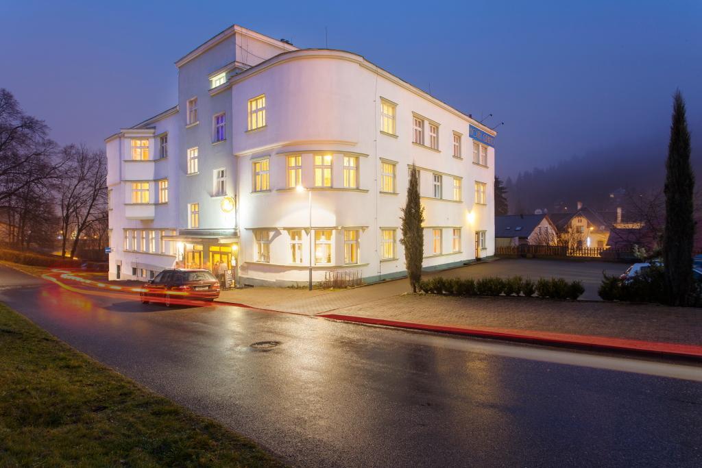 Hotel Grand Tanvald Exterior foto
